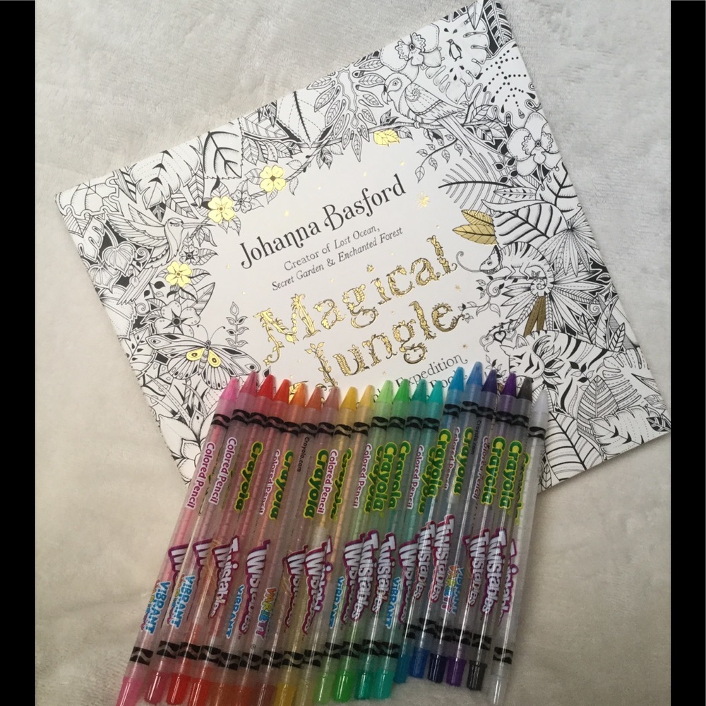 Coloring book & Crayola twistable crayons✨